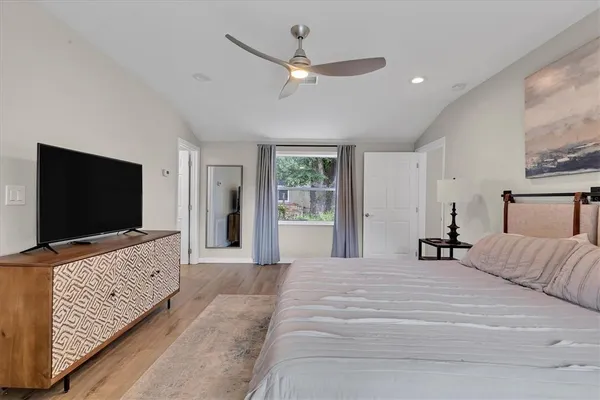 $3,000 | 4110 Iola Drive, Sarasota, FL 34231