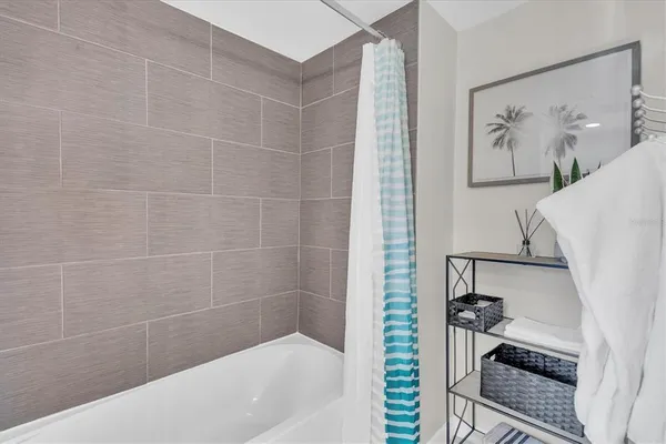 $3,000 | 4110 Iola Drive, Sarasota, FL 34231
