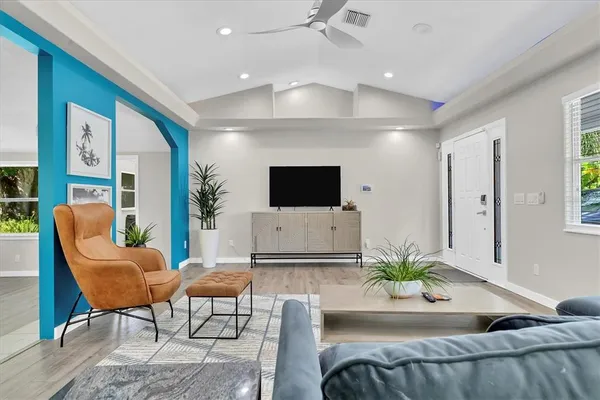 $3,000 | 4110 Iola Drive, Sarasota, FL 34231