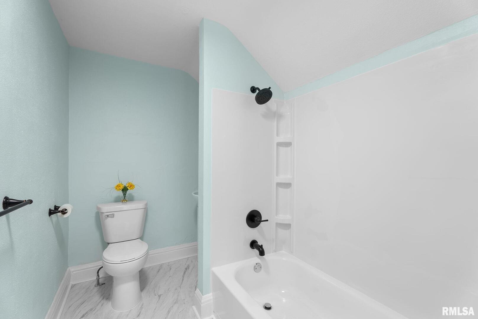 2326 5th Street Moline, IL 61265 - Photo 17 of 22 Gallery Image 17