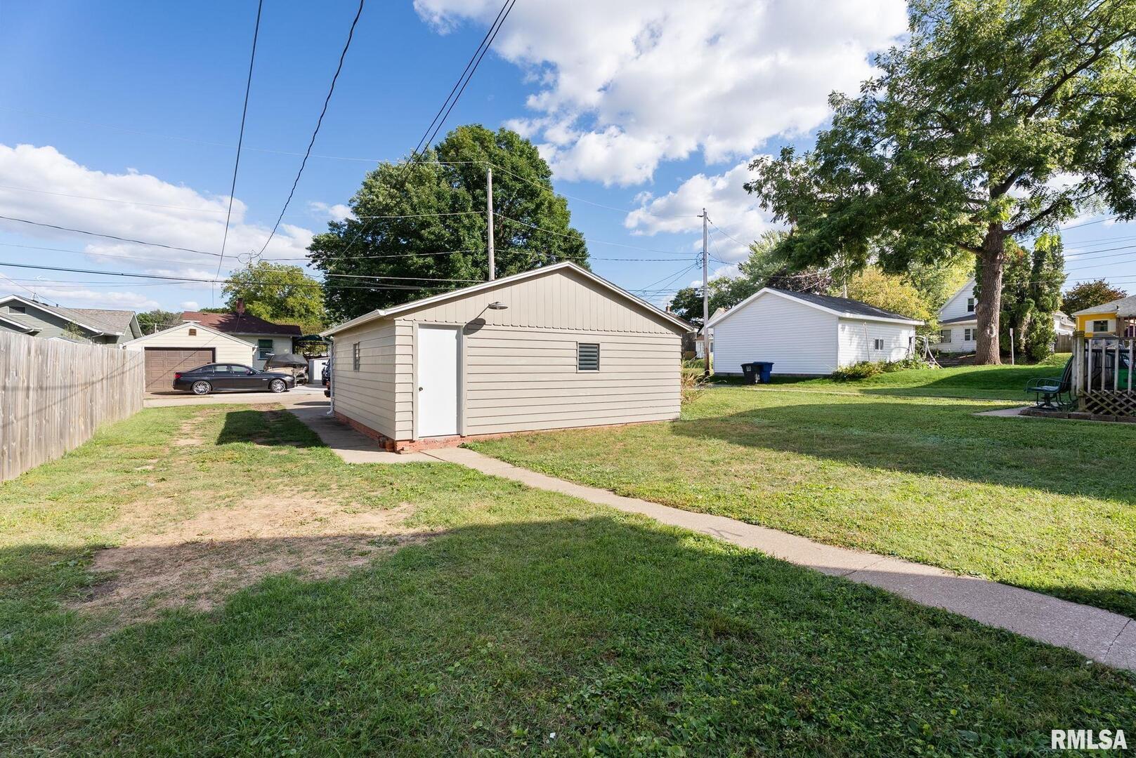 2326 5th Street Moline, IL 61265 - Photo 20 of 22 Gallery Image 20