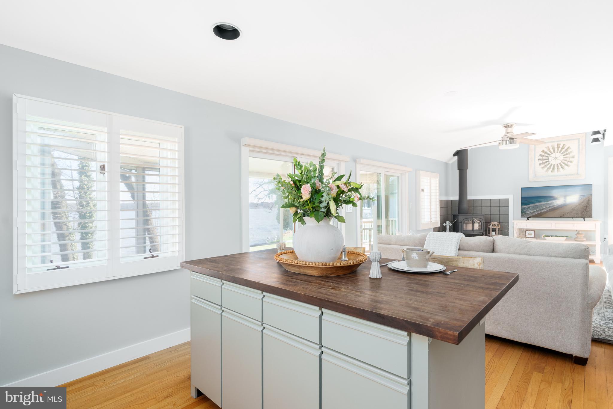 26 Park Lane Elkton, MD 21921 - Photo 13 of 56 Kitchen with view into living room