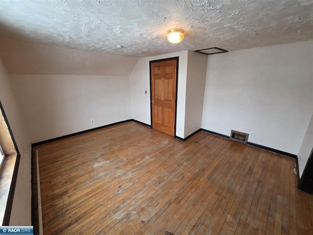 326 5th Street Southwest Chisholm, MN 55719 - Photo 16 of 22