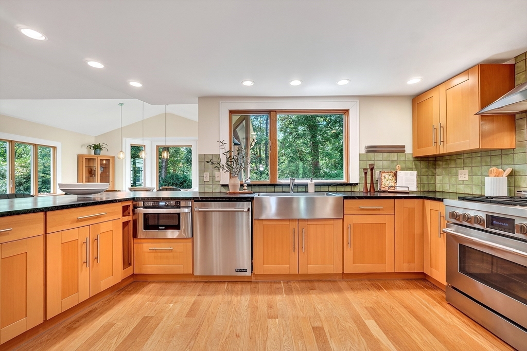 41 Taylor Road Acton, MA 01720 - Photo 4 of 42