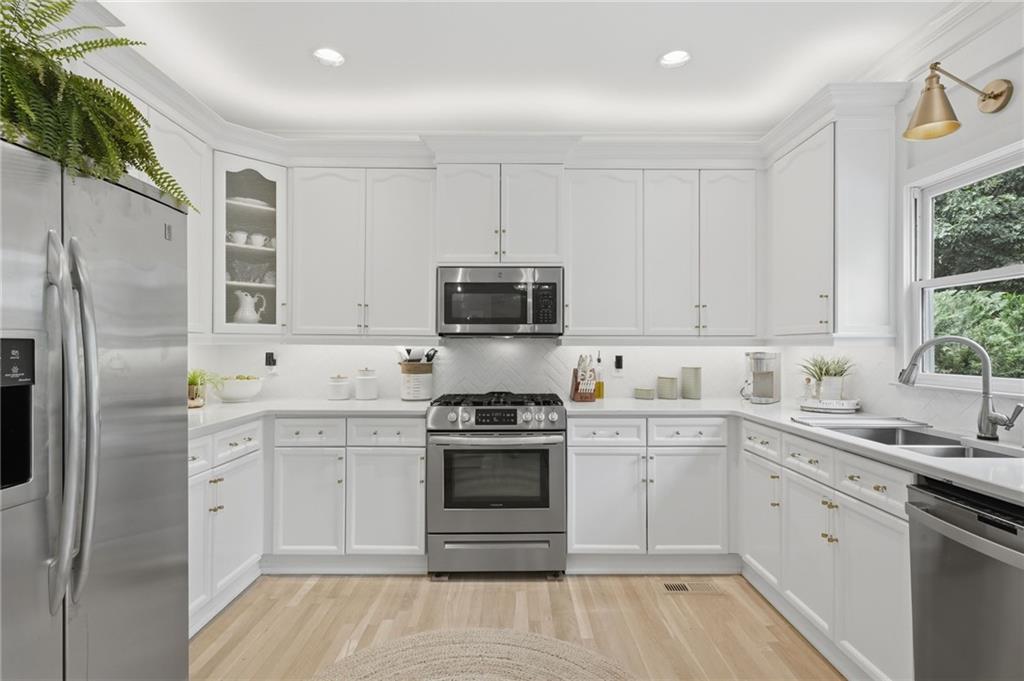 3410 Parsons Run Suwanee, GA 30024 - Photo 15 of 65