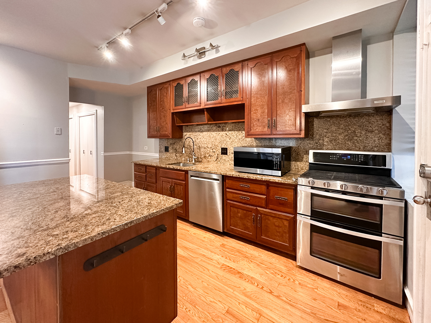 505 Sheridan Road, Unit 2E Evanston, IL 60202 - Photo 11 of 28 Gallery Image 11