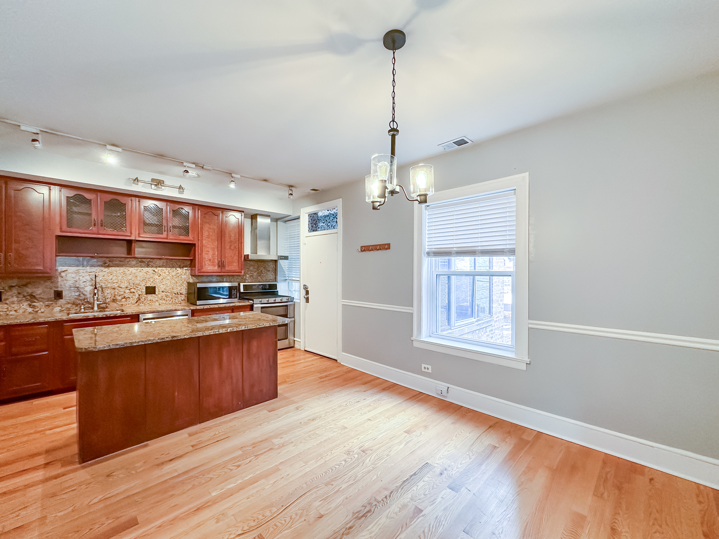 505 Sheridan Road, Unit 2E Evanston, IL 60202 - Photo 12 of 28 Gallery Image 12