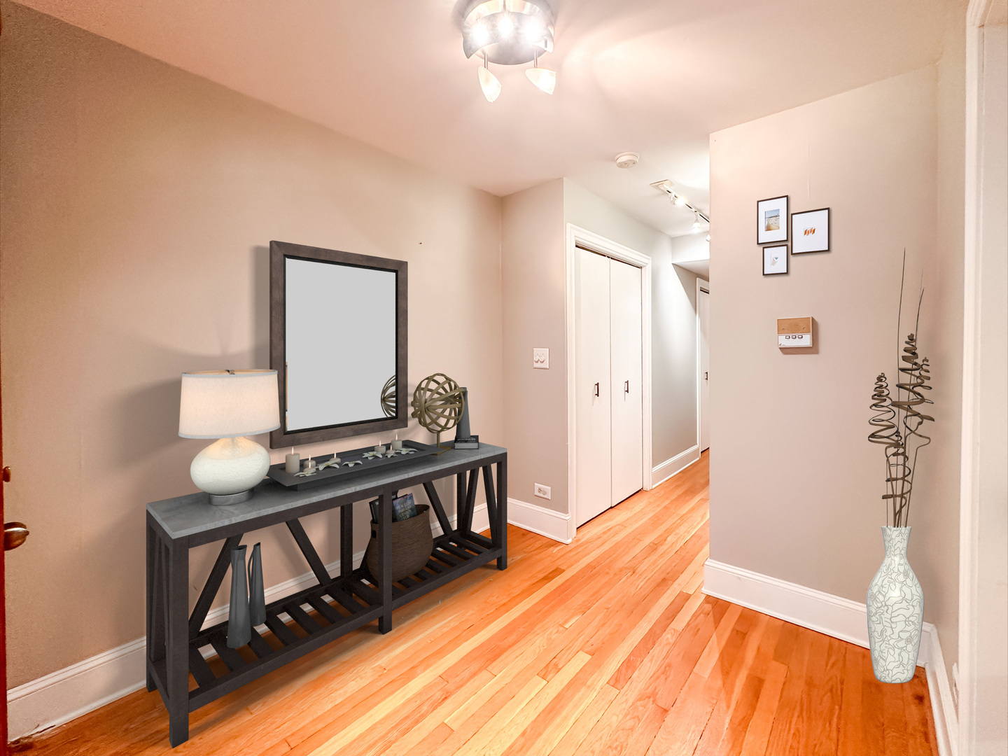 505 Sheridan Road, Unit 2E Evanston, IL 60202 - Photo 2 of 28 Gallery Image 2