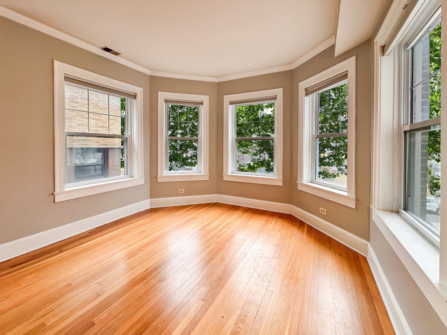 505 Sheridan Road, Unit 2E Evanston, IL 60202 - Photo 7 of 28 Gallery Image 7