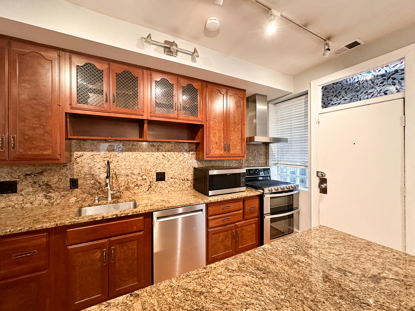 505 Sheridan Road, Unit 2E Evanston, IL 60202 - Photo 9 of 28 Gallery Image 9