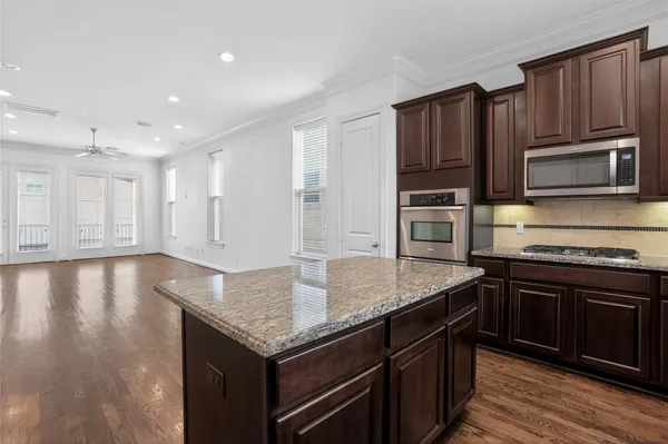 $2,795 | 4116 Bonner View Lane, Houston, TX 77007