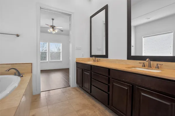 $2,795 | 4116 Bonner View Lane, Houston, TX 77007