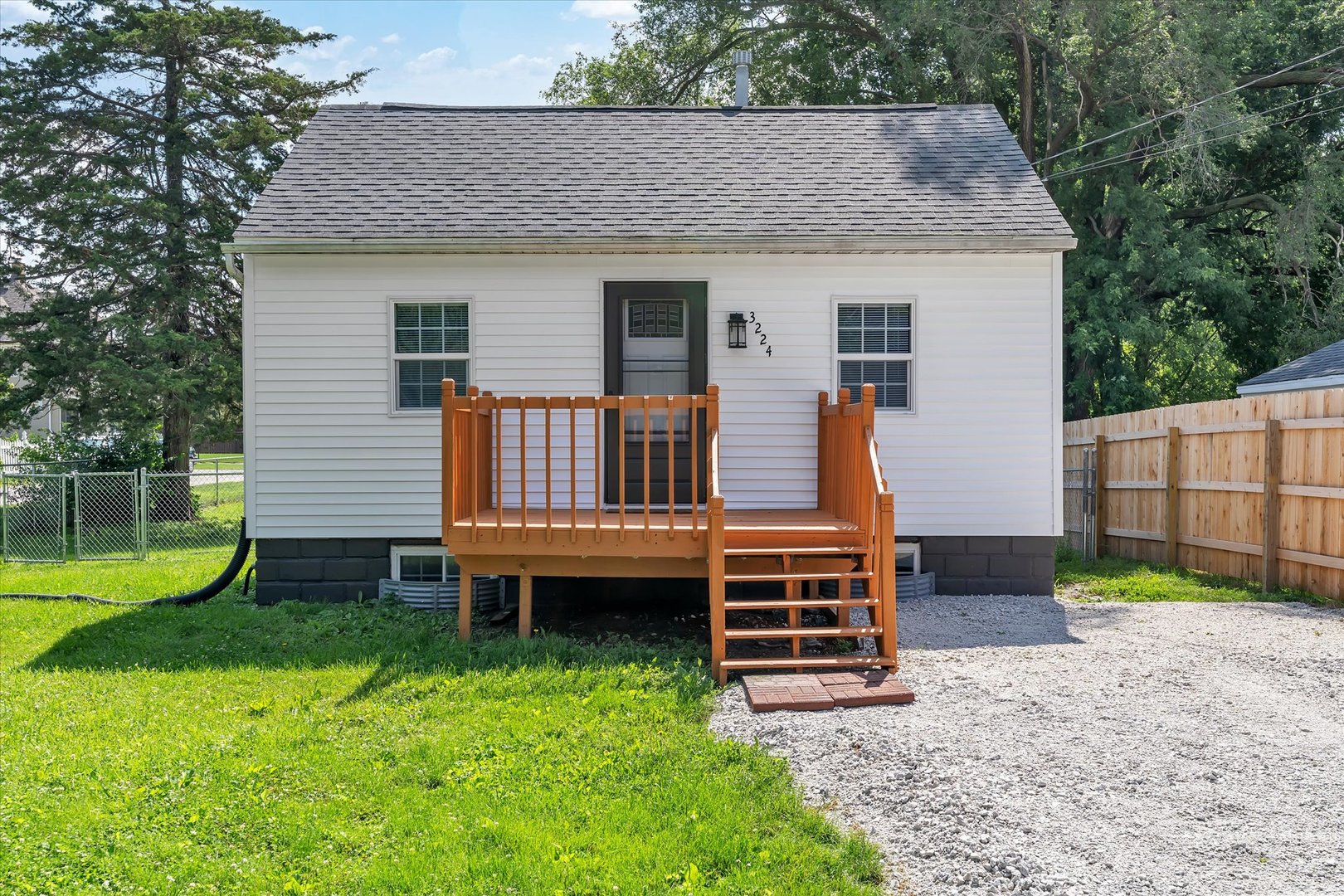 3224 40th Street Moline, IL 61265 - Photo 3 of 23