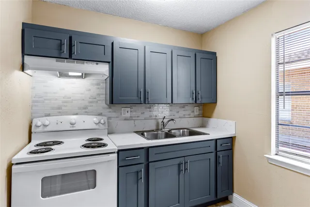 $585,000 | 1001 Lobitt Street, Alvin, TX 77511