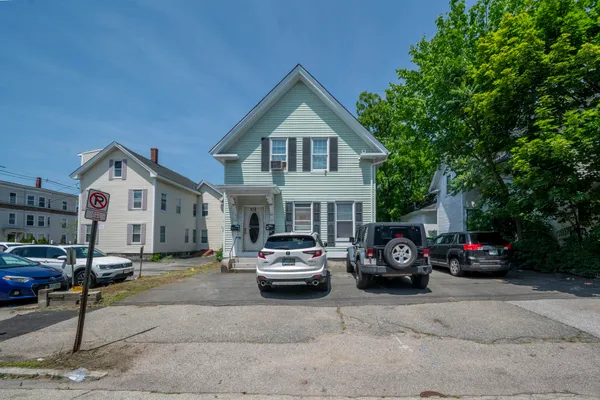 $475,000 | 312 Merrimack Street, Manchester, NH 03103