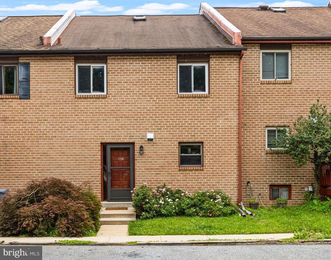 126 Eaton Drive Wayne, PA 19087 - Photo 33 of 38 Ample parking out front