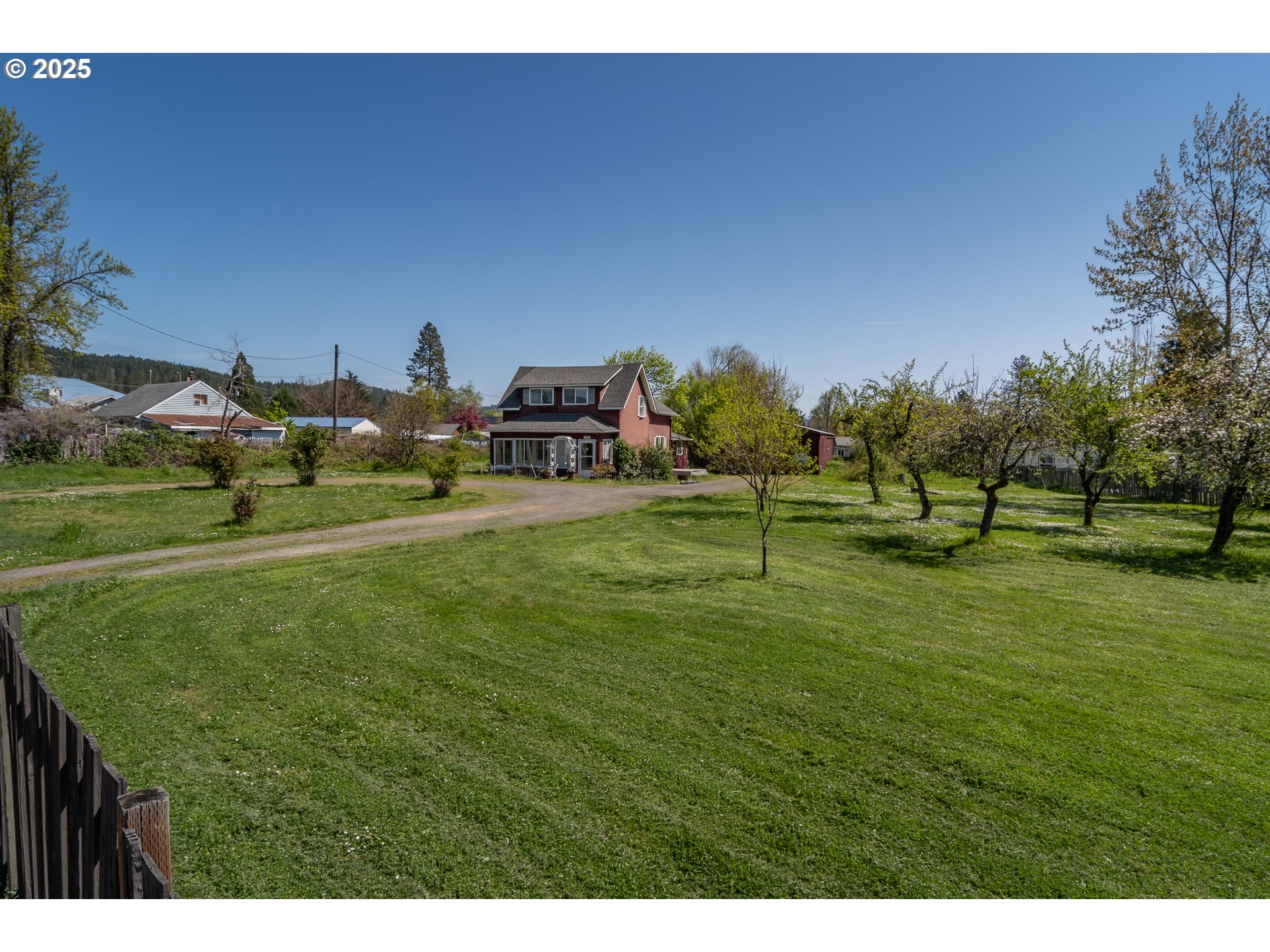 174 South Comstock Road Sutherlin, OR 97479 - Photo 1 of 48 Gallery Image 1