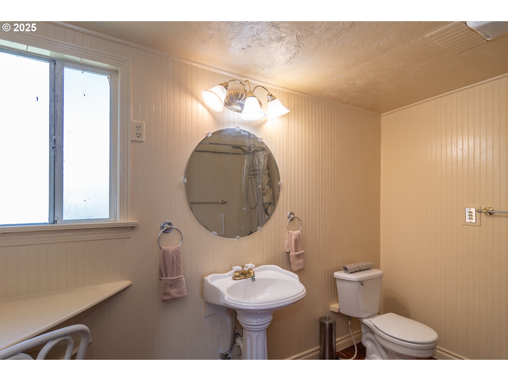 174 South Comstock Road Sutherlin, OR 97479 - Photo 14 of 48 Gallery Image 14