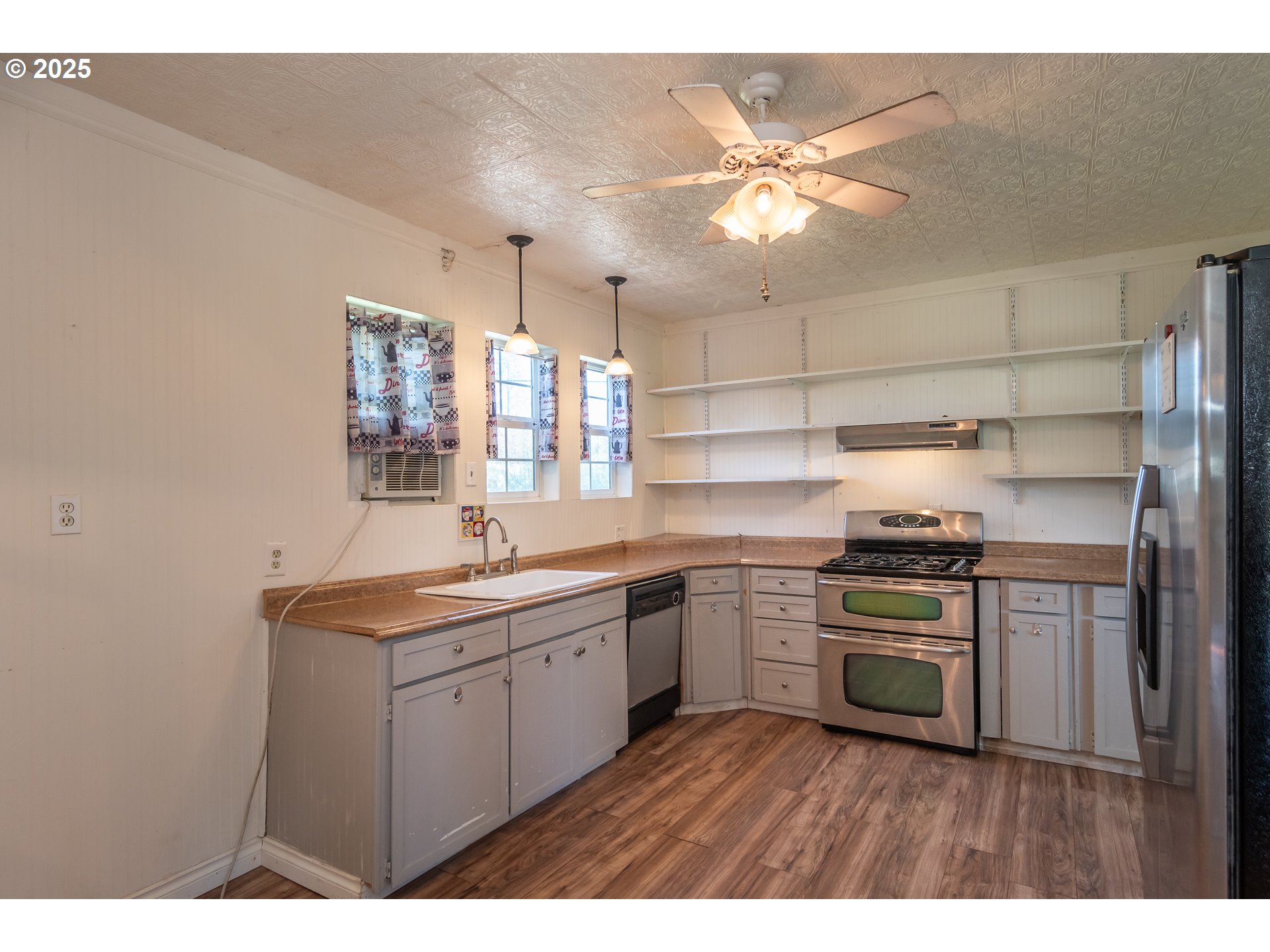 174 South Comstock Road Sutherlin, OR 97479 - Photo 17 of 48 Gallery Image 17