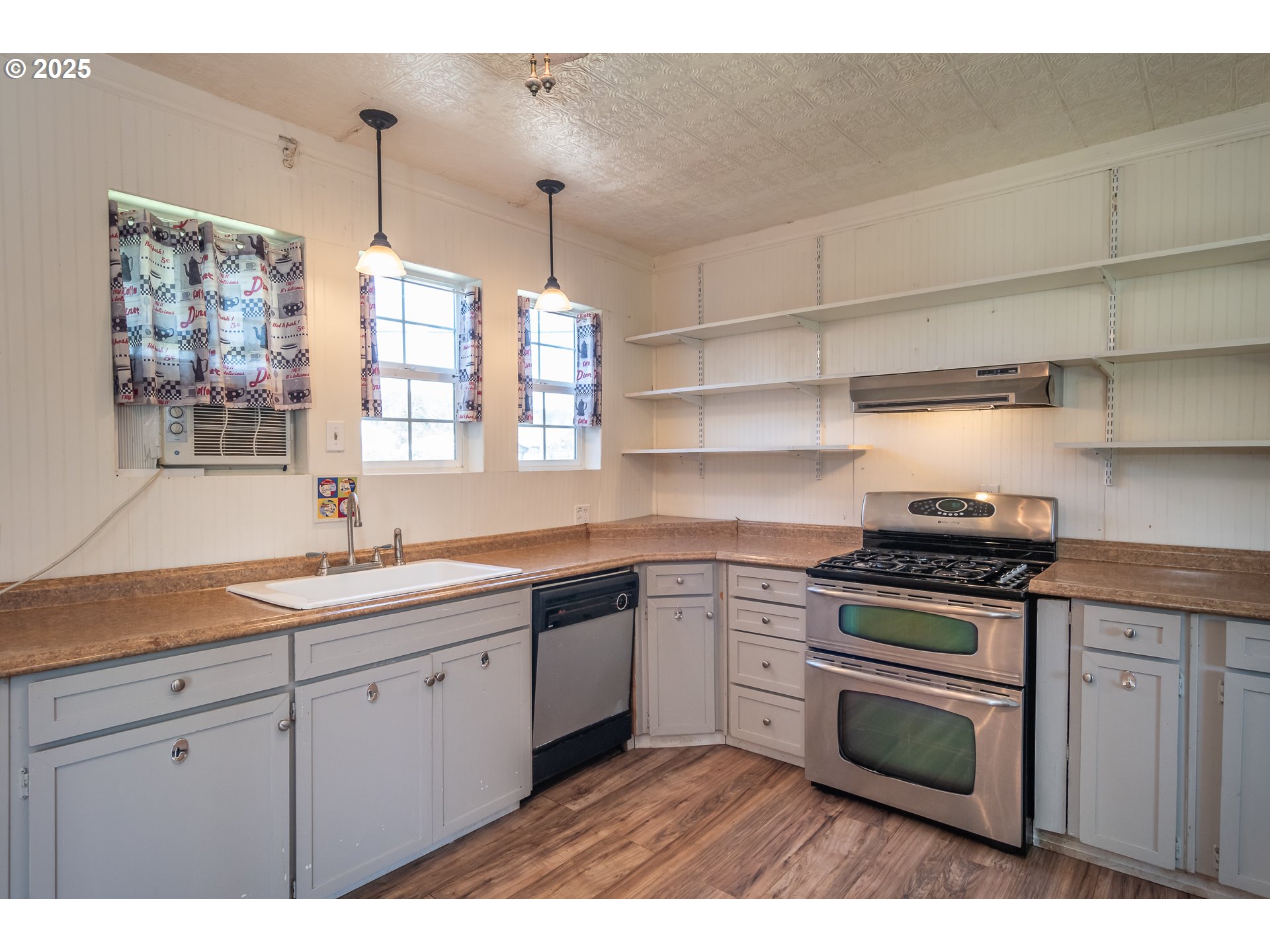 174 South Comstock Road Sutherlin, OR 97479 - Photo 20 of 48 Gallery Image 20