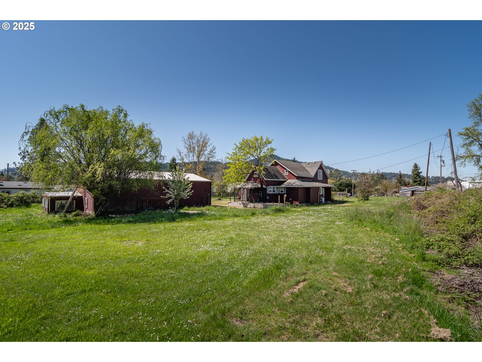 174 South Comstock Road Sutherlin, OR 97479 - Photo 2 of 48 Gallery Image 2