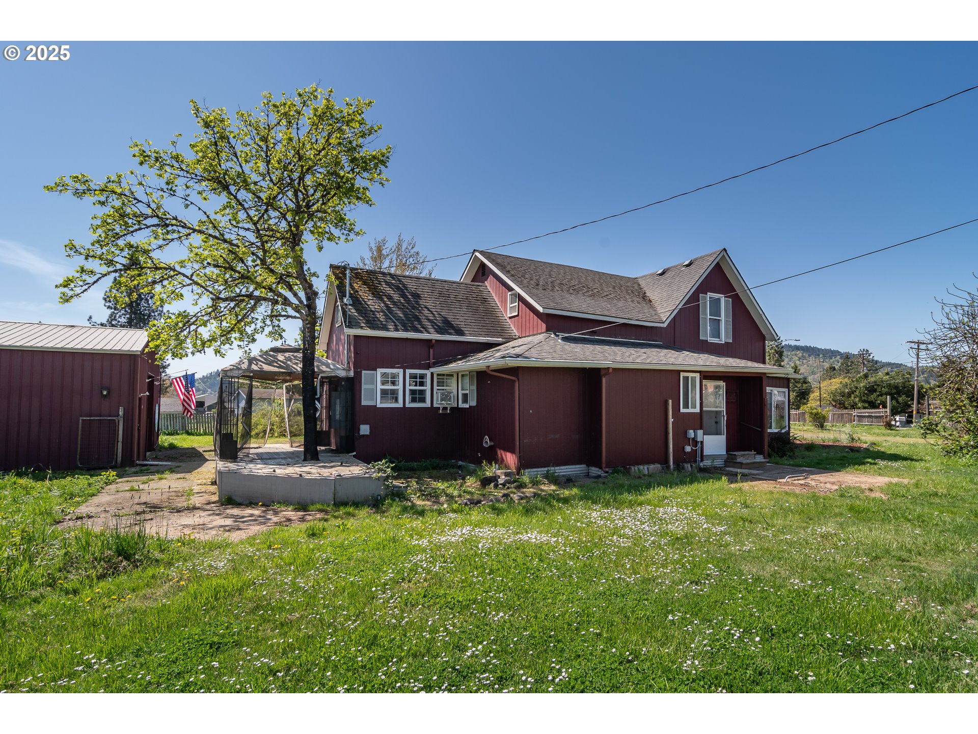 174 South Comstock Road Sutherlin, OR 97479 - Photo 3 of 48 Gallery Image 3