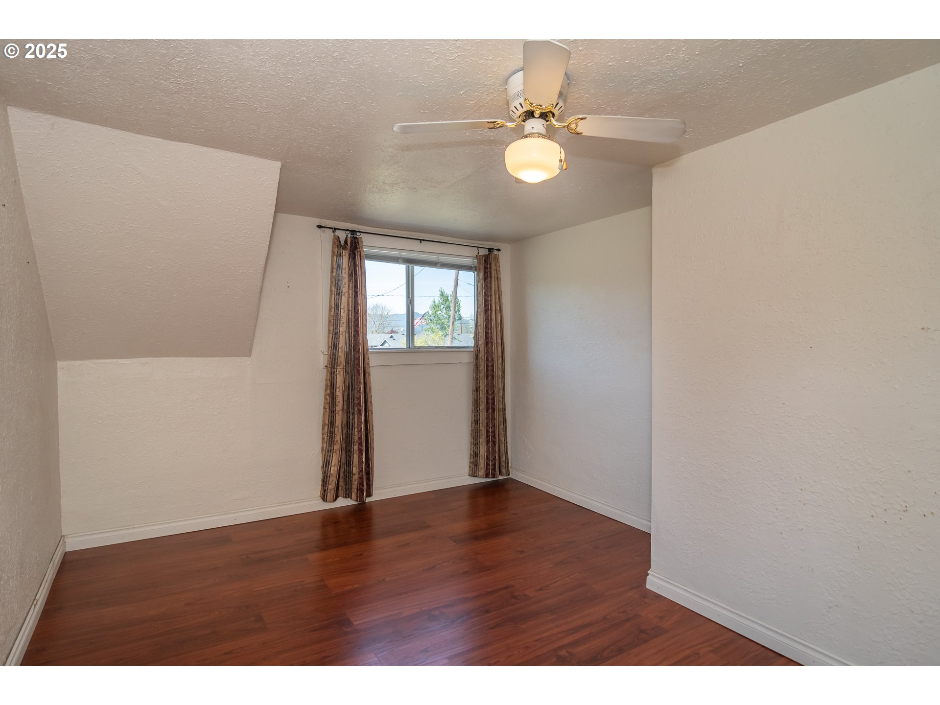 174 South Comstock Road Sutherlin, OR 97479 - Photo 33 of 48 Gallery Image 33