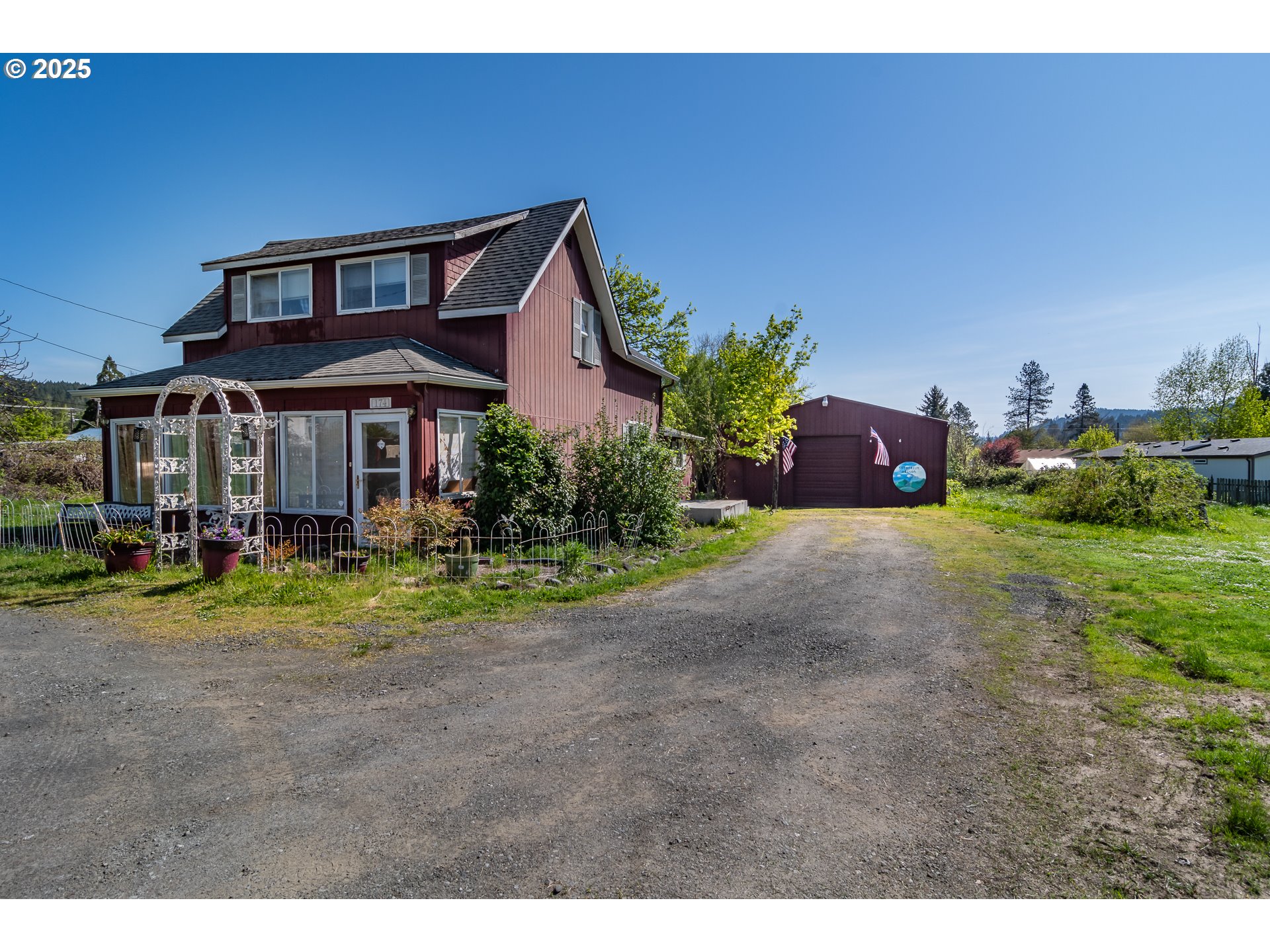 174 South Comstock Road Sutherlin, OR 97479 - Photo 4 of 48 Gallery Image 4