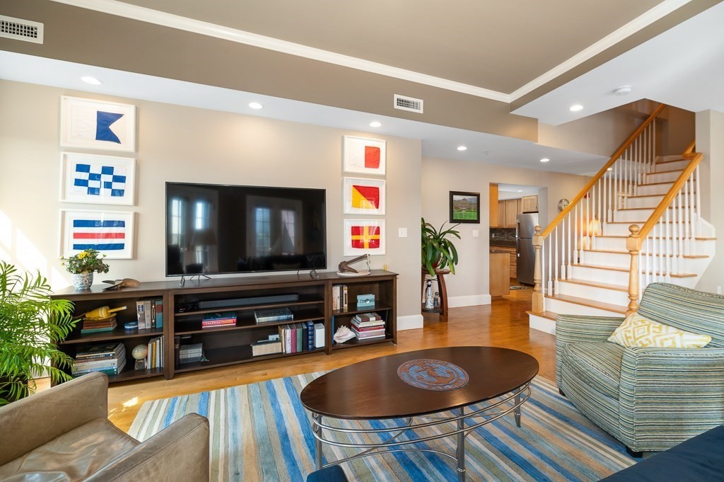 196 Main Street, Unit 2 Gloucester, MA 01930 - Photo 4 of 22