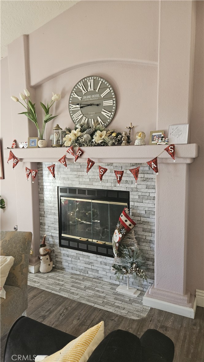 15274 Rodeo Street Hesperia, CA 92345 - Photo 29 of 43 a living room with furniture