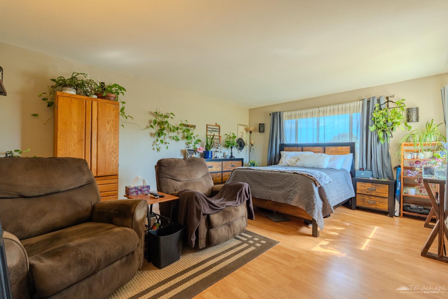 20381 Old Town Road Tehachapi, CA 93561 - Photo 16 of 55 Gallery Image 16