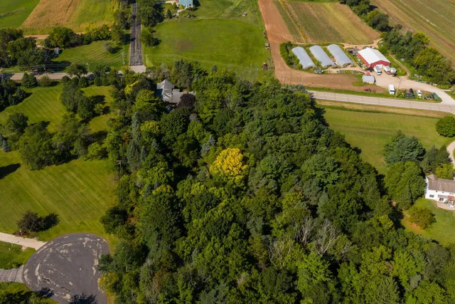 $359,900 | W330-s7098 County Road East, Mukwonago, WI 53149