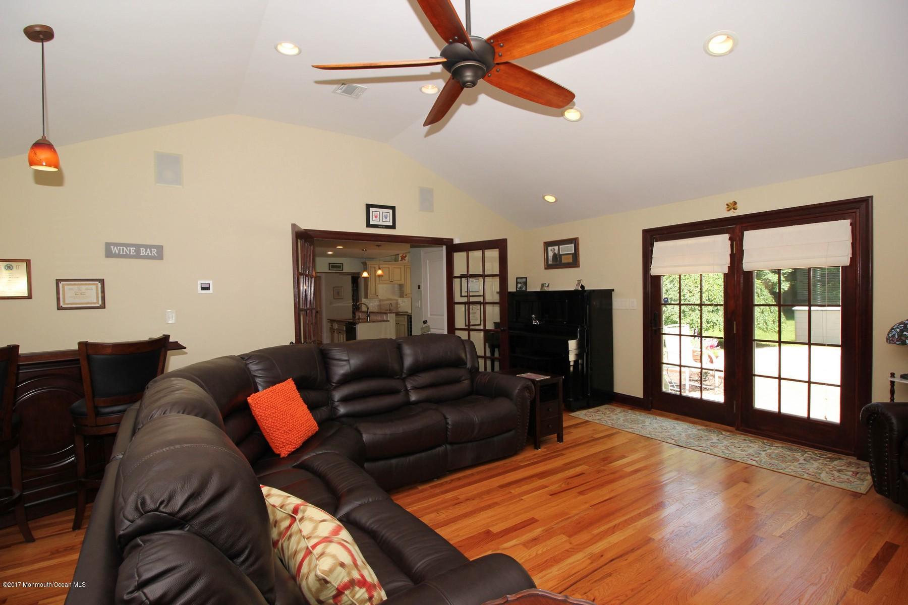36 Tilton Road Middletown, NJ 07748 - Photo 7 of 27 IMG_3221