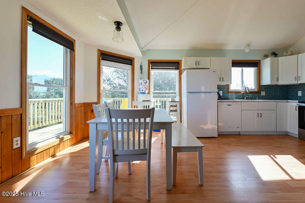 758 Fish Crow Court Corolla, NC 27927 - Photo 23 of 31 Eat in dine