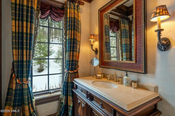 $24,000,000 | 677 Pilgrim Drive, Edwards, CO 81632