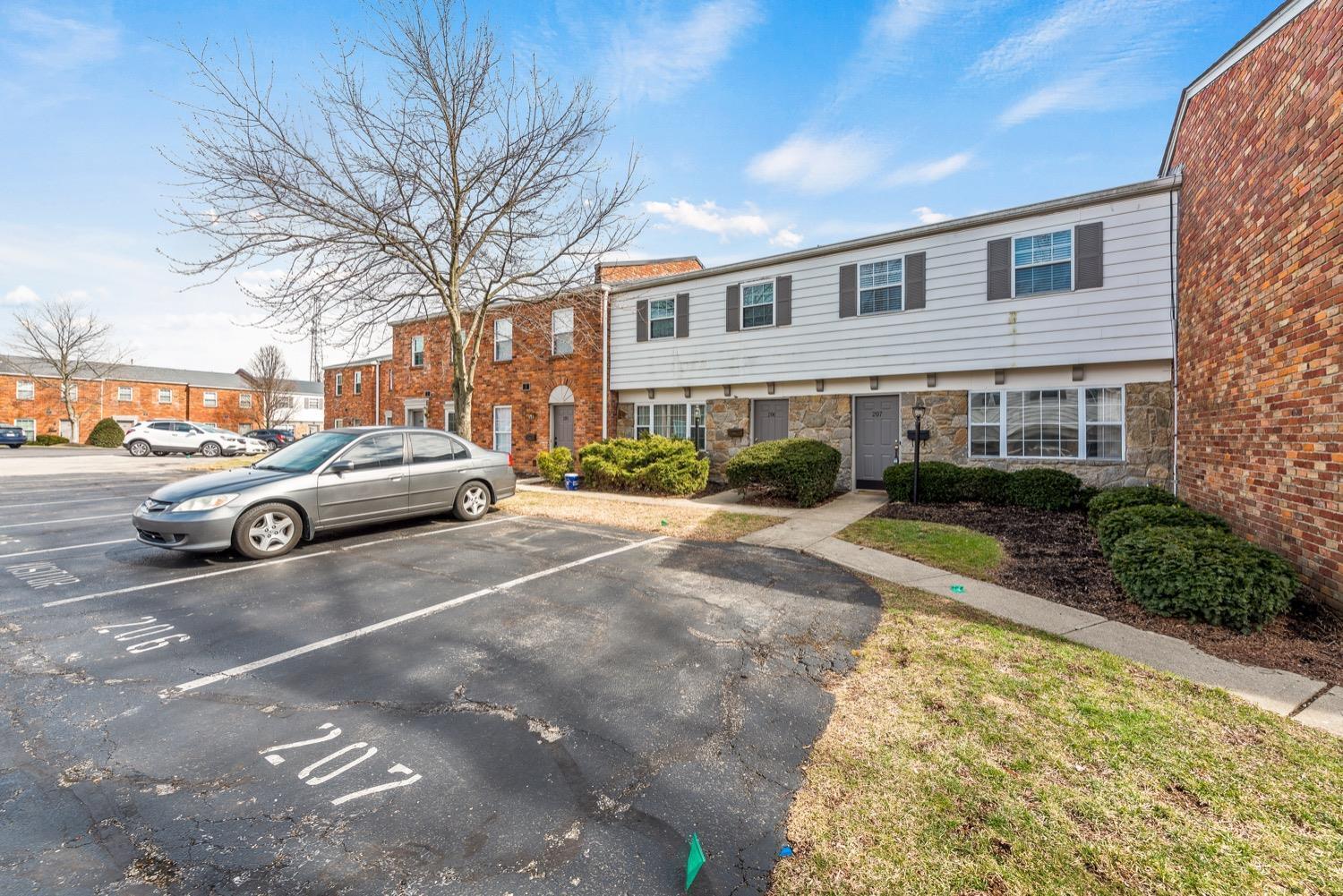 1171 Witt Road, Unit 207 Cincinnati, OH 45255 - Photo 3 of 25 Gallery Image 3