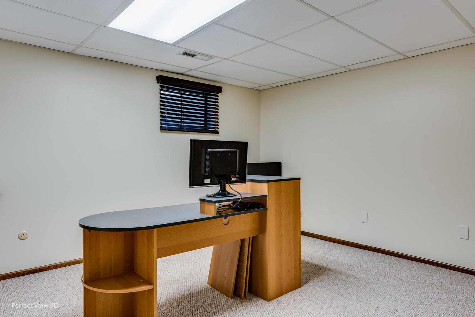 586 Siems Circle Roselle, IL 60172 - Photo 20 of 25 a workspace with furniture