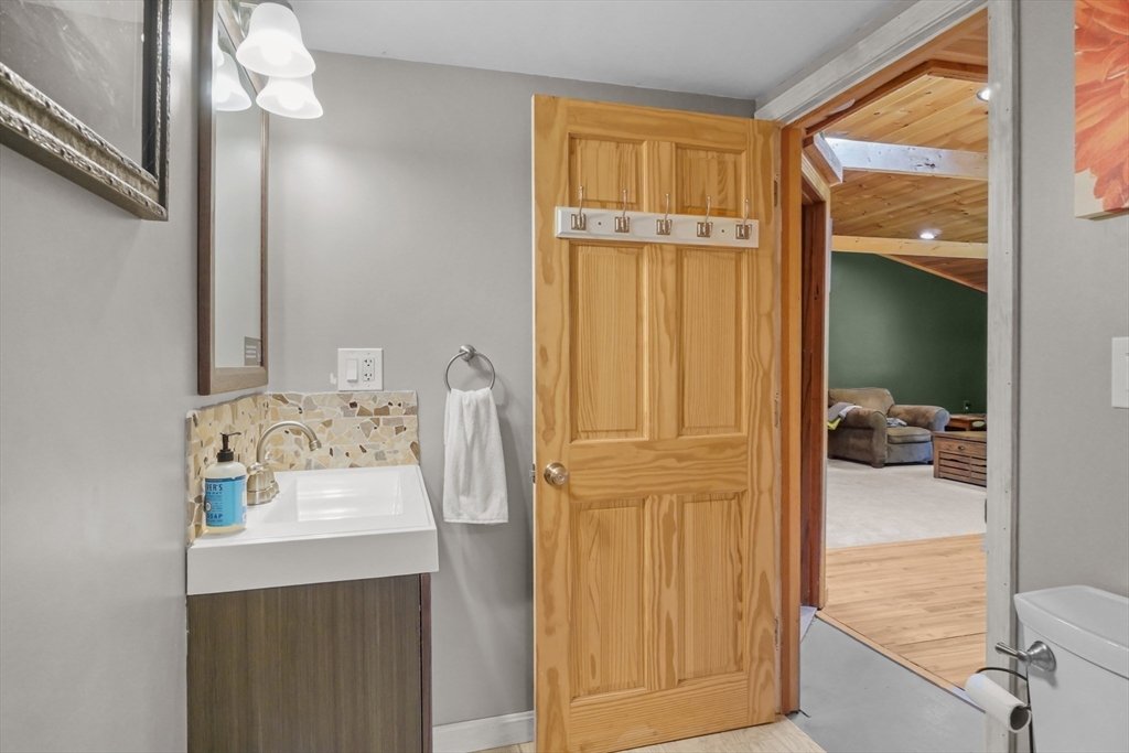 12 Juniper Road Lakeville, MA 02347 - Photo 15 of 42