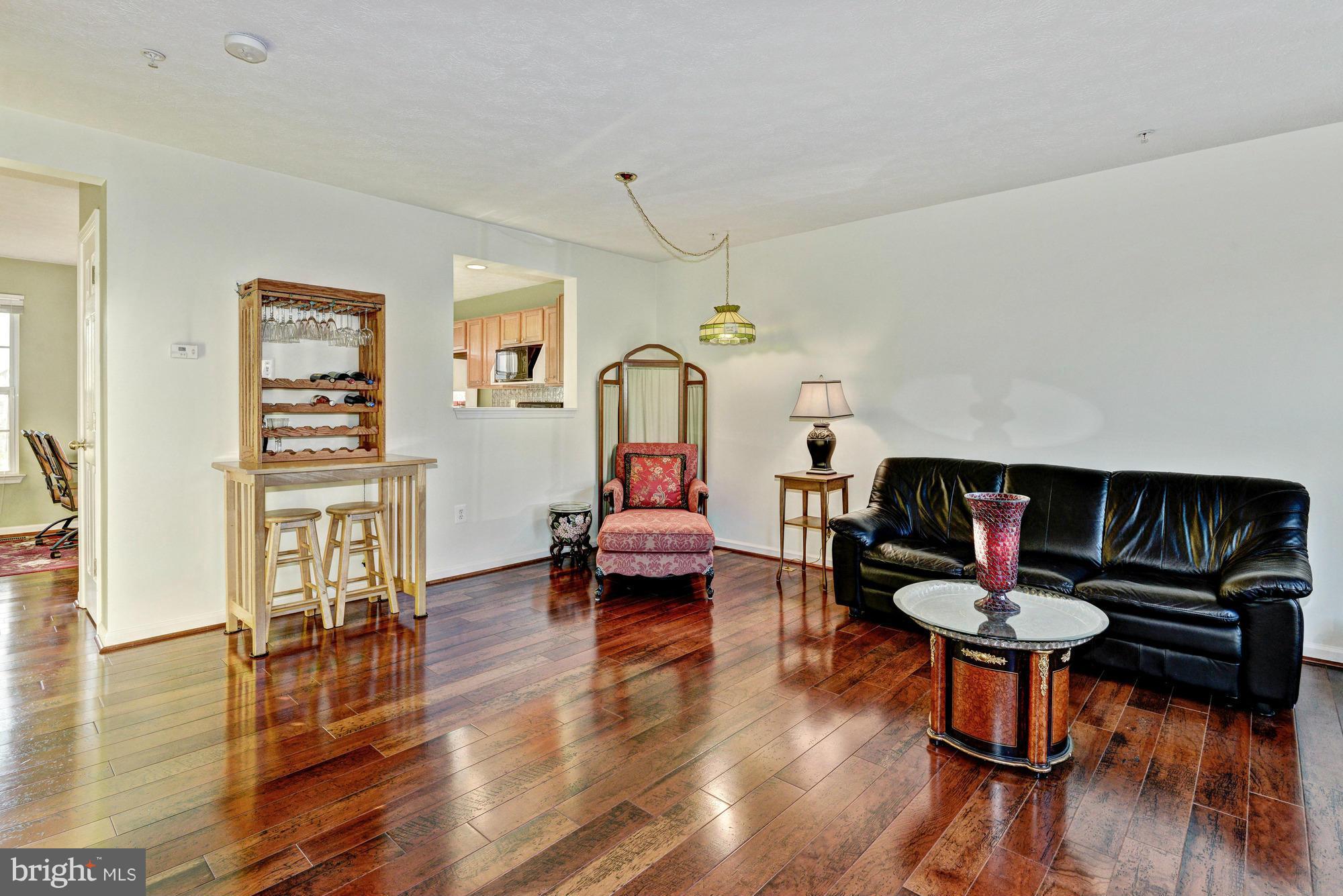 715 Sherman Road Baltimore, MD 21220 - Photo 5 of 20 Living Room