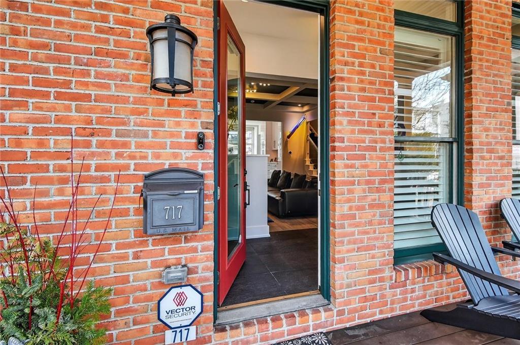 717 Filbert Street Pittsburgh, PA 15232 - Photo 4 of 46