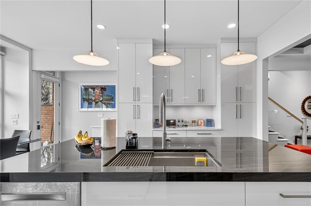 717 Filbert Street Pittsburgh, PA 15232 - Photo 9 of 46