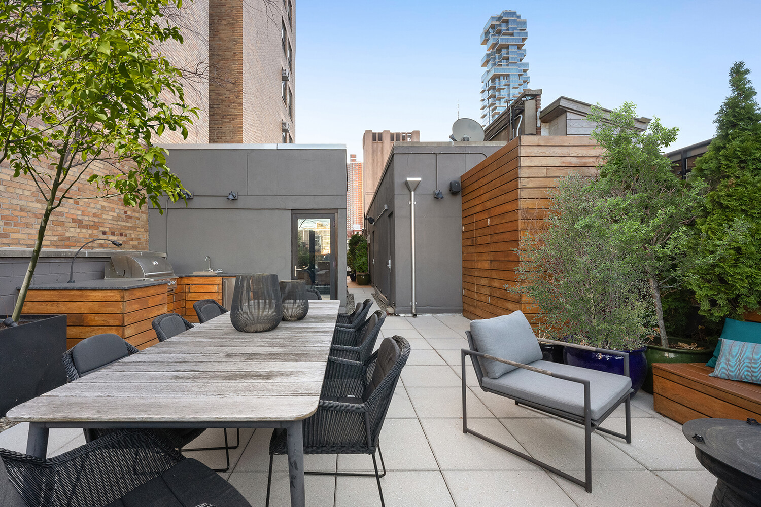 58 Walker Street, Unit PH Manhattan, NY 10013 - Photo 10 of 18 a terrace of a house with outdoor seating