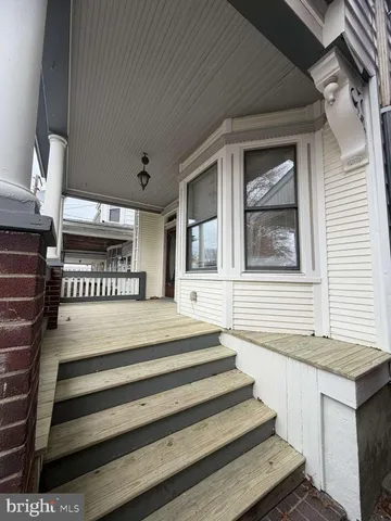 a view of entryway with a front door