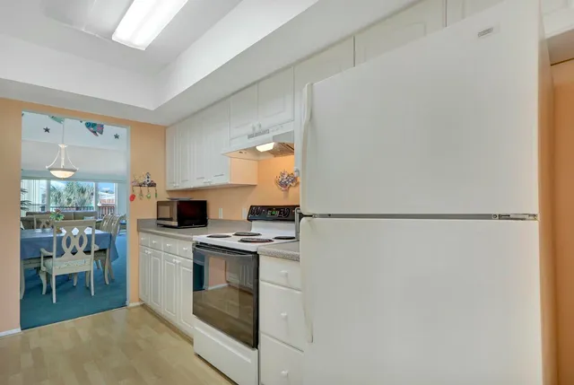 $4,900 | 2051 Northeast Ocean Boulevard, Unit 22, Stuart, FL 34996