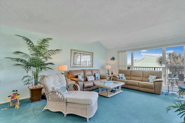 $4,900 | 2051 Northeast Ocean Boulevard, Unit 22, Stuart, FL 34996