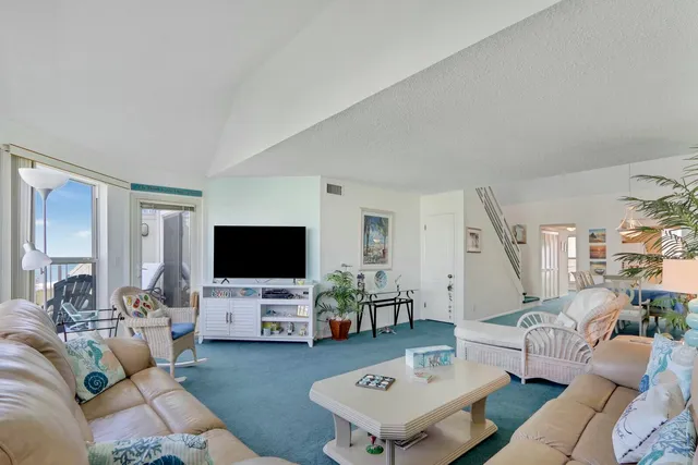 $4,900 | 2051 Northeast Ocean Boulevard, Unit 22, Stuart, FL 34996