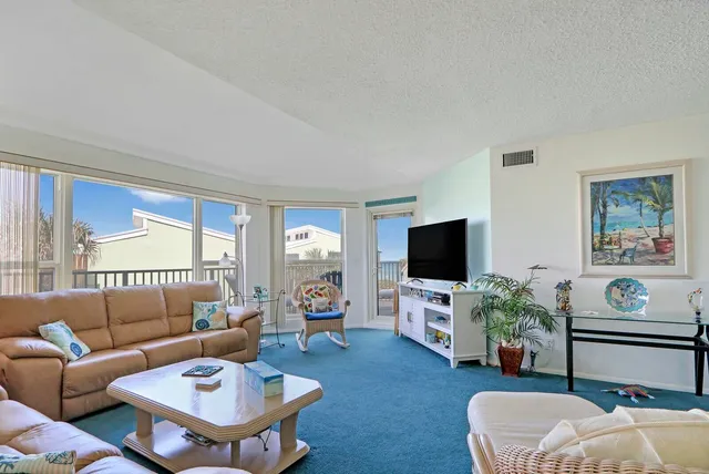 $4,900 | 2051 Northeast Ocean Boulevard, Unit 22, Stuart, FL 34996