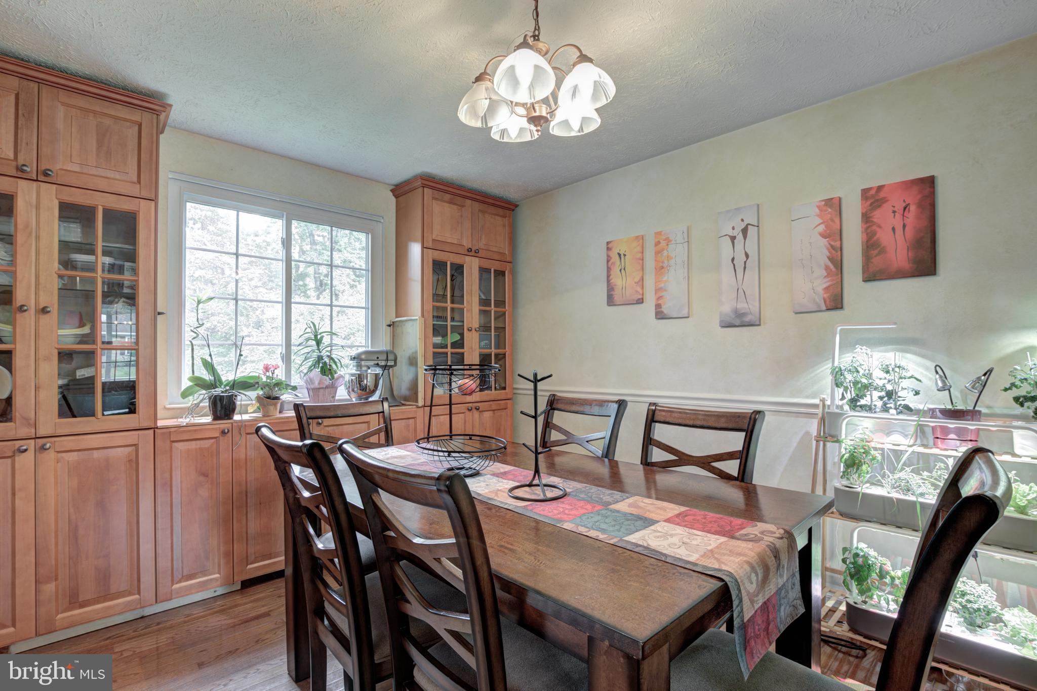 2839 Edgelea Road Vienna, VA 22181 - Photo 12 of 41