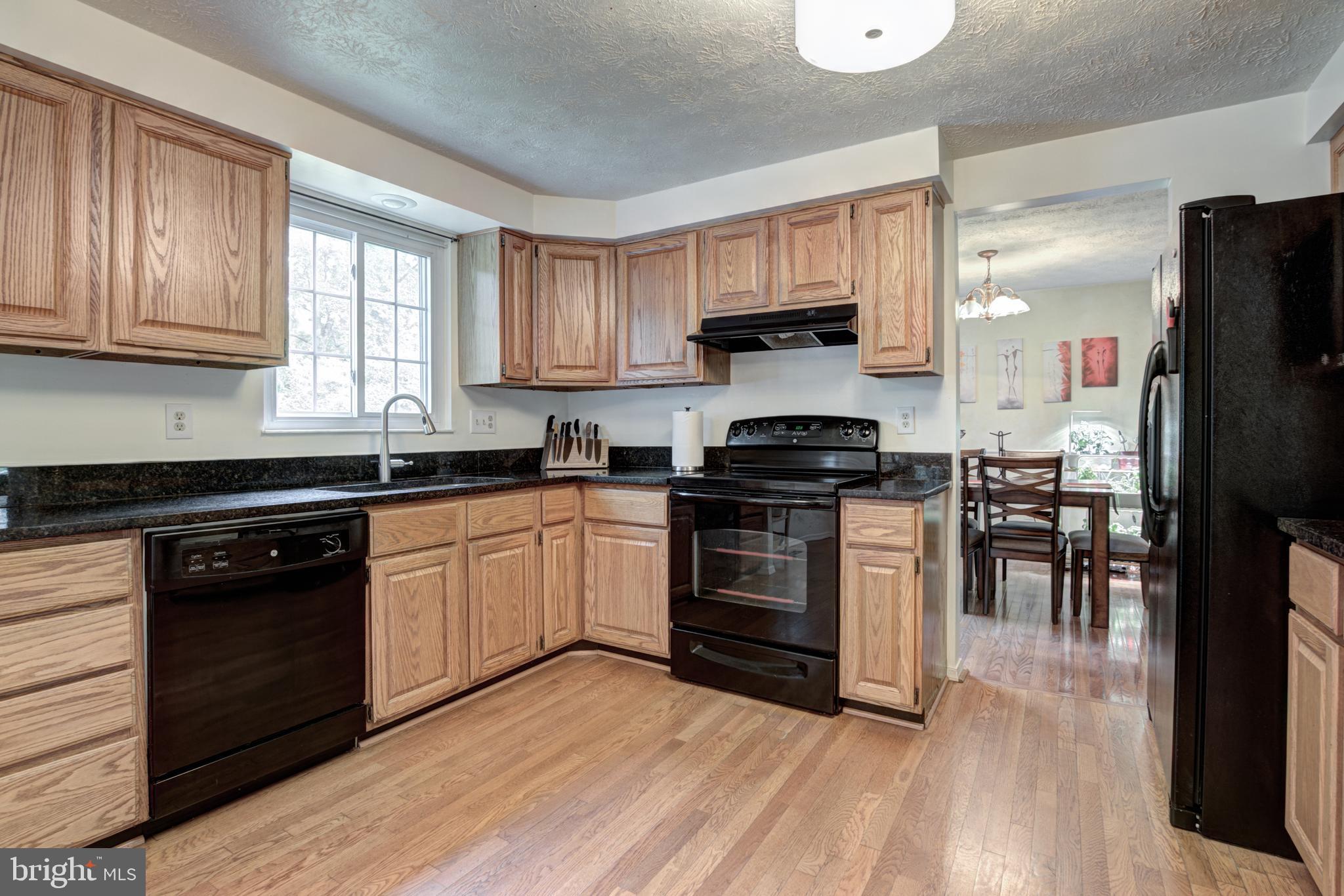 2839 Edgelea Road Vienna, VA 22181 - Photo 13 of 41
