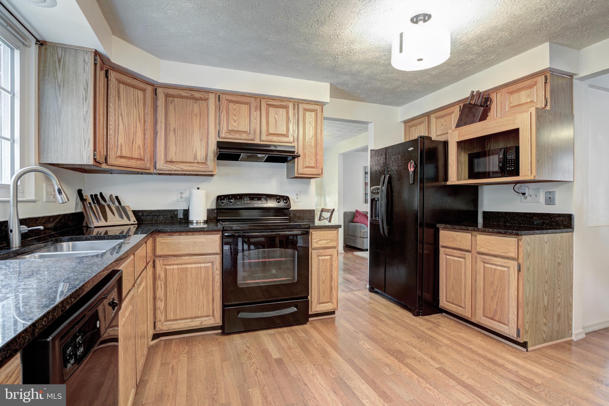 2839 Edgelea Road Vienna, VA 22181 - Photo 14 of 41